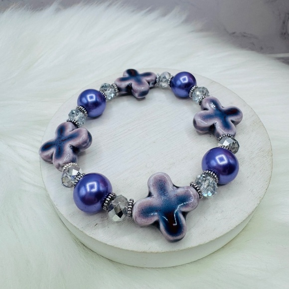 Floral Shaped Stone Beaded Bracelet in Purple Ube - Picture 4 of 6